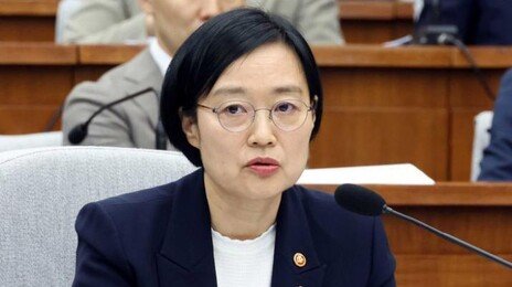 “6·25는 북침” 말실수한 한성숙…곧바로 “긴장했다, 죄송”