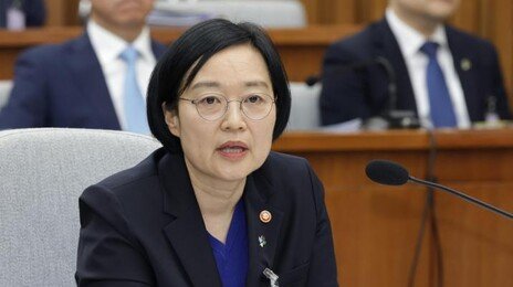野 “미용실 원장에 집 헐값 매각, 대가성 의심” 한성숙 “선정적” 울컥
