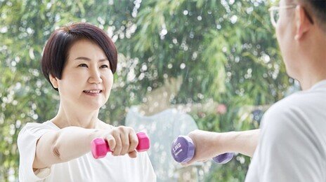 “폐경기 전용 운동 꼭 필요할까?”…전문의가 권한 ‘이 조합’