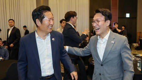 총리직 놓은 김민석 “이제 당과 정치에 대해 말할 자유 생겼다”