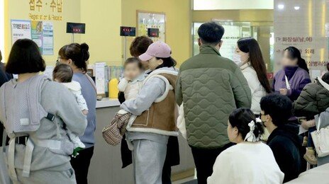 ‘어린이 감염병’이라던 홍역, 환자 절반이 2030