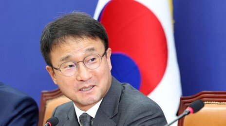 與 “제주 항공편 부족은 이동권 침해…내달부터 증편 추진”