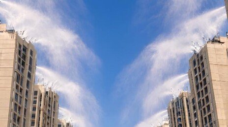 아파트 옥상마다 뿜어나오는 안개 무엇?…대륙의 신박한 폭염 극복법