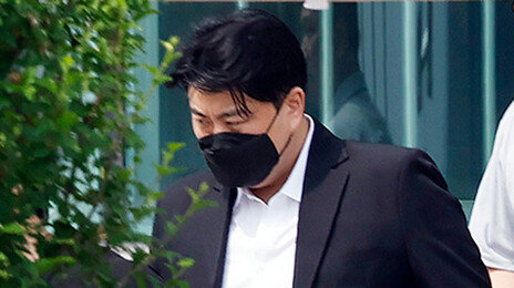 ‘음주 뺑소니’ 김호중 가석방으로 출소…5개월 일찍 나왔다