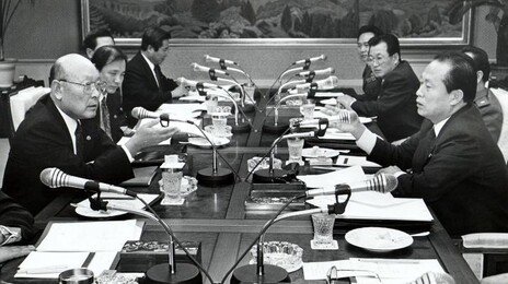核설전 北대표, 김일성 사진 찢고 “생떼 쓰는 대머리” 막말