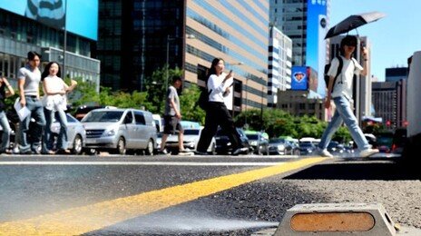 [날씨]낮 최고 33도 ‘찜통더위’…오후 수도권·강원 소나기