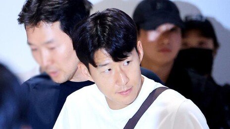 홍명보와 다른 손흥민 귀국…“고개 숙이지 말아요” 응원 쏟아져
