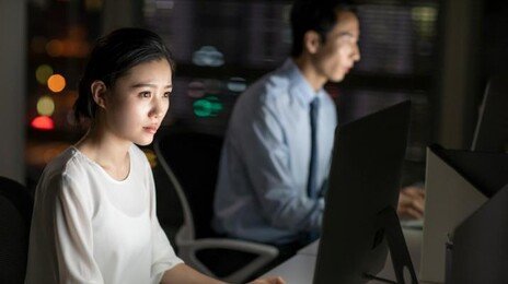 ‘엉덩이 무거우면’ 암 위험 커진다…오래 앉을수록 더 위험