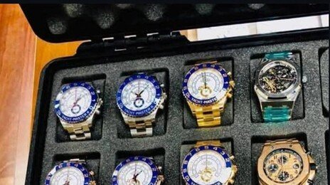 멕시코 축구팀에 롤렉스 쏜 美유튜버…FIFA규정 탓 돌려받아