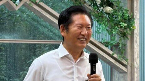 ‘노사모’ 만난 정청래…盧 인연 강조하며 ‘정통성’ 부각