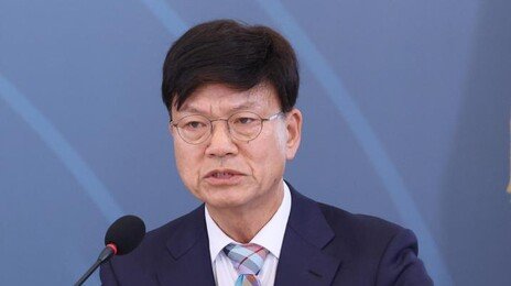 靑 사퇴권고 2시간뒤 물러난 이병태… 5·18 성역 논란에 “부당한 정치공세”