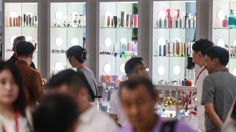 중국보다 미국서 더 팔렸다…K뷰티, 상반기 수출 ‘역대 최대’