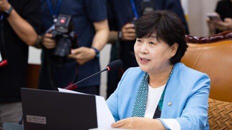 경찰, 서영교 ‘출판기념회 돈봉투’ 의혹 무혐의…“정치자금 아냐”