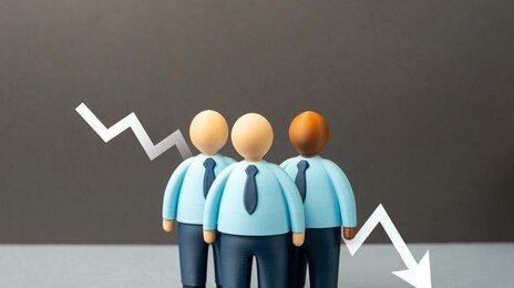 “AI실직, 나는 괜찮은데 신입은 걱정”…직장인들 ‘낙관적 편향’
