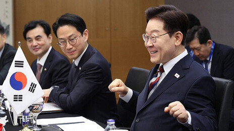 ‘노 젓는’ 李대통령에 빵 터진 노르웨이 총리…정상들도 월드컵