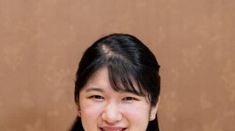 “女총리는 돼도 여왕은 안돼” 日, ‘남성 왕족 양자입적’ 법안 통과수순