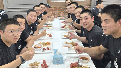 ‘취사병’ 드라마처럼…군대 짬밥 맛있지 말입니다