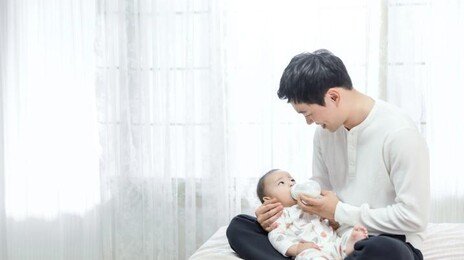 ‘아빠 육아휴직’ 비율, 상반기 더 늘어 38.8%