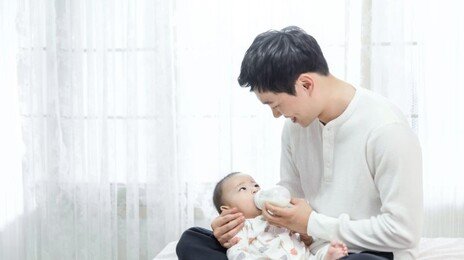 육아휴직 10명 중 4명은 아빠…상반기 급여수급자 10만명 돌파