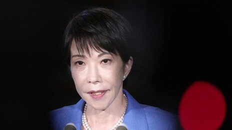 다카이치 “아베처럼 싸우는 정치인 될것” 日 안팎 반발에도 우클릭