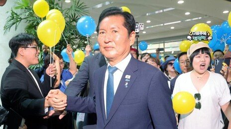 정청래, 연임 출사표… 자기정치 논란에 “대표직 이용해 대선출마 안해”
