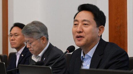 오세훈 “부동산 한말씀 드려도 되겠나” 한성숙 “서류로 받겠다”