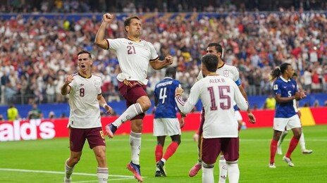 ‘무적함대’ 스페인, 프랑스 2-0 제압…16년 만에 결승행