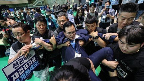 ‘아수라장’ 충주시장 재검표…쫓겨난 맹정섭 전 후보