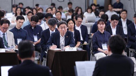 “주담대 한도 축소에 잠 못 이뤄…무주택자는 규제 풀어달라”
