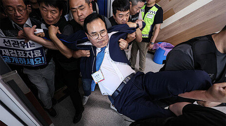 124→122표 차이…충주시장 재검표, 소란 끝에 당락 변동 없어