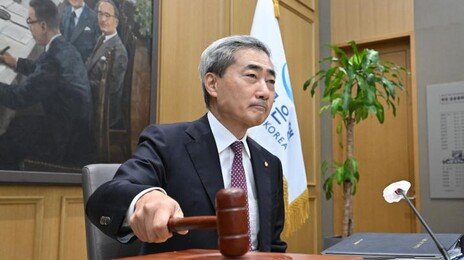 한은, 3년6개월 만에 긴축 전환…‘연 3%대 금리 시대’ 열리나