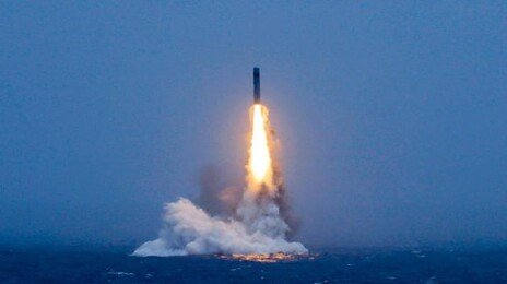SLBM 시험발사로 능력 과시한 中… 핵3축 체제 본격화