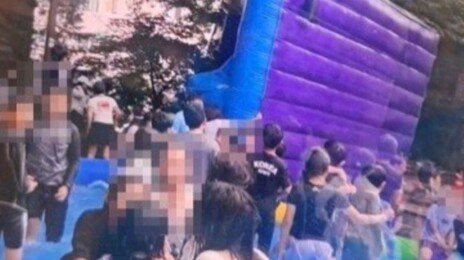 물놀이터서 에어바운스 갑자기 뒤집혀…어린이 5명 타박상