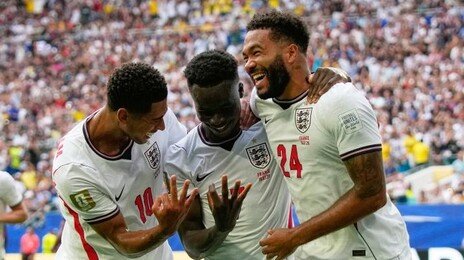 잉글랜드, 난타전 끝에 프랑스 6-4로 꺾고 최종 3위