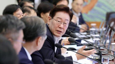 李 언급 임신중지약 도입 논의에… 여성계 “환영” 의료계 “우려”