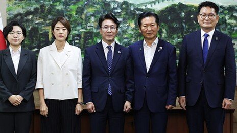 필패론 이어 ‘썩은내 정화론’ 꺼낸 유시민…친명 “동지의 언어 아냐, 변침”