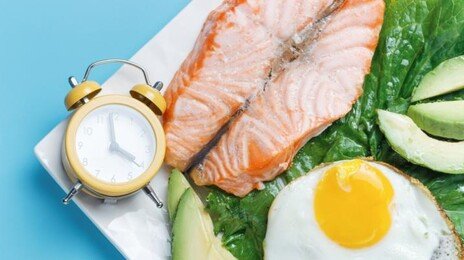 하루 8~9시간만 먹고 취침 4시간 전 식사 끝내면…인지 기능 개선