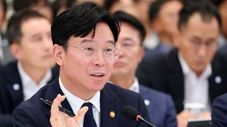 김영훈 “주 52시간 예외? 실질적 생산성 따져봐야”