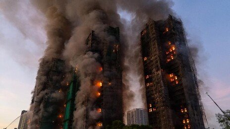 ‘168명 사망’ 홍콩 아파트 화재 원인은 ‘담뱃불’…조사결과 발표