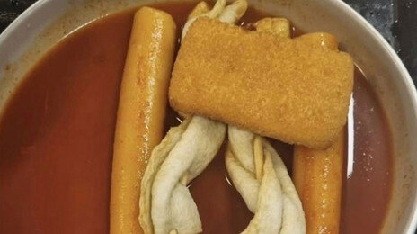 “이게 1만6000원” 워터파크 ‘떡볶이 세트’ 두고 갑론을박