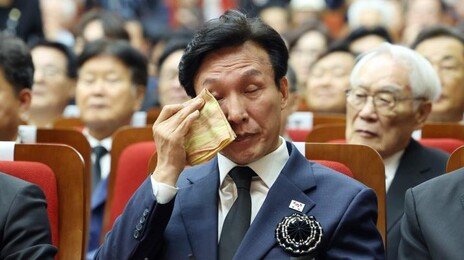 김민석, DJ 추모식서 “막내 비서실장이 당대표 돼 인사드린다”