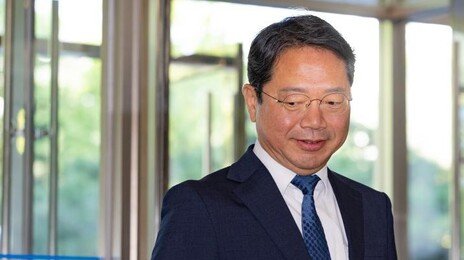 ‘단순 민원’이라던 김승원, 지인에 “메일로 신약자료 보내달라”