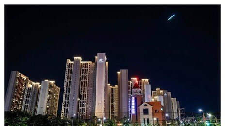 UFO? 미사일? 유성?…전국 곳곳서 ‘초록 불빛’ 목격담