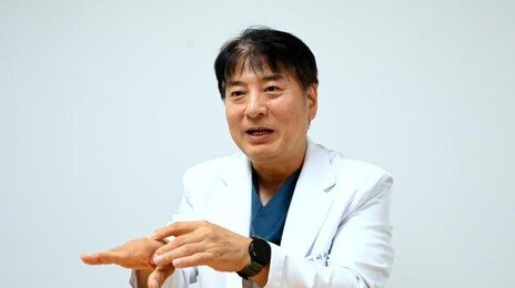 “뛰거나 걷다 발바닥 통증? 스트레칭으로 절반은 치료”