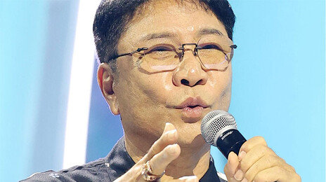 3년만에 국내 복귀 이수만, K팝 남녀그룹 공개