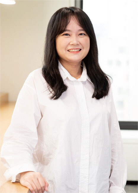 재테크 유튜버 전유경 씨를 만나 사회초년생이 돈을 빠르게 모을 수 있는 방법에 대해 들었다. 그는 “강제로 월급의 50%를 저축해 시드머니를 모아야 한다”고 말했다. [지호영 기자]
