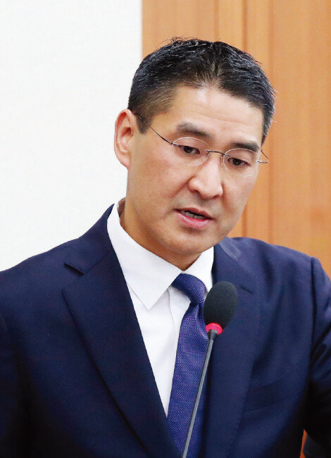 존 리 구글코리아 사장이 국회 국정감사에서 발언하고 있다. 