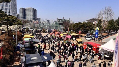 KB금융, 푸드트럭 청년 사업자 지원 대상 30명 추가모집… 시즌2 규모 총 80대로 확대