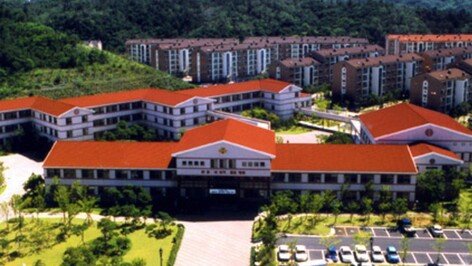 아빠 잃은 초등 제자에 매달 15만원…7년째 돌본 담임교사