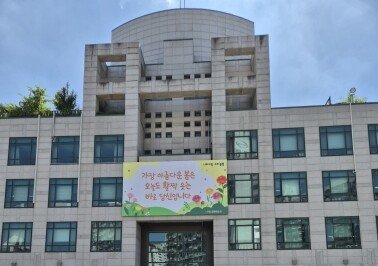 “화환 대신 쌀로 결혼 축하를”…신혼부부 820㎏ 기부